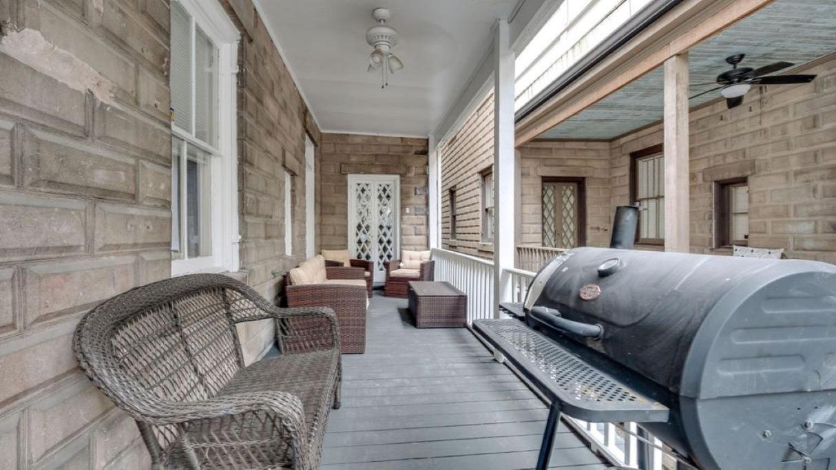 Comfortable Escape In Historic Downtown Savannah Exterior photo